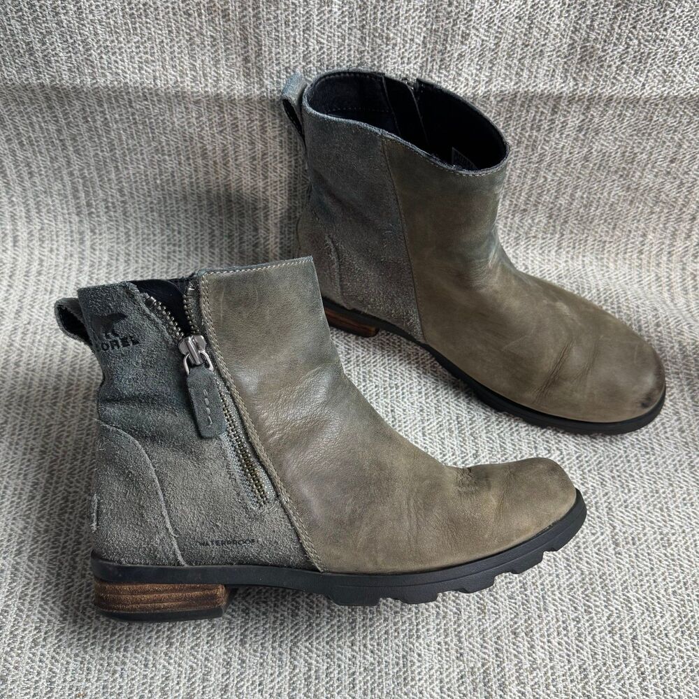 Sorel Women's 6 Emelia Grey Waterproof Suede Ankle Zip-Up Bootie.
